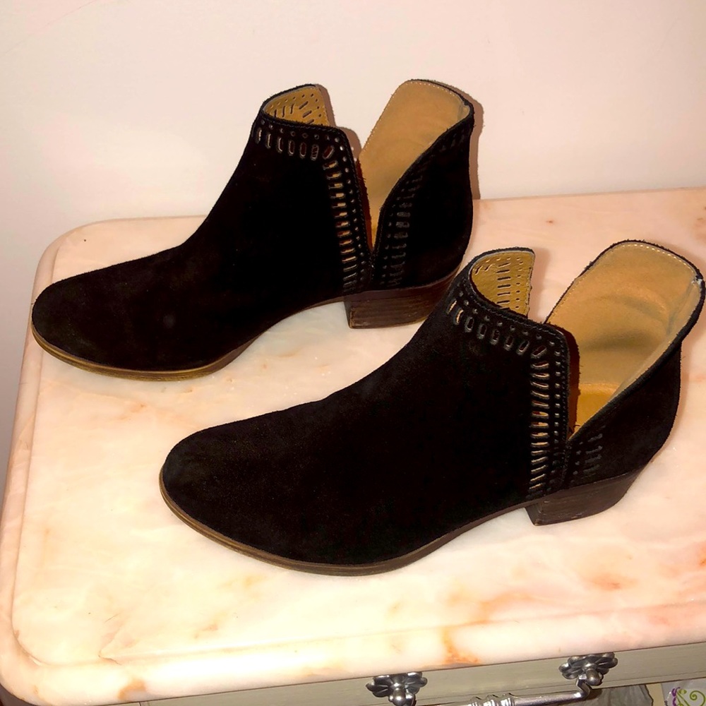 Black Lucky ankle boot